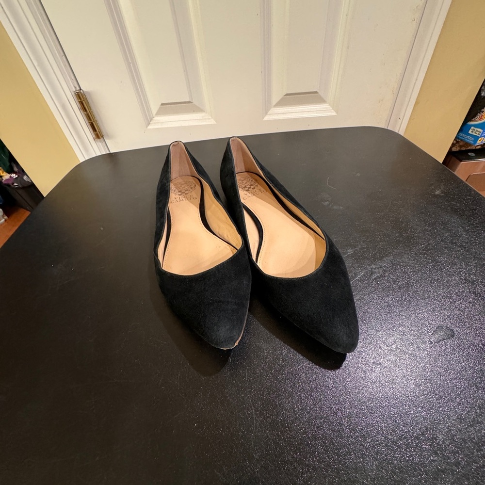 Vince Camino size 8 black suede pointed toe studded back detail
